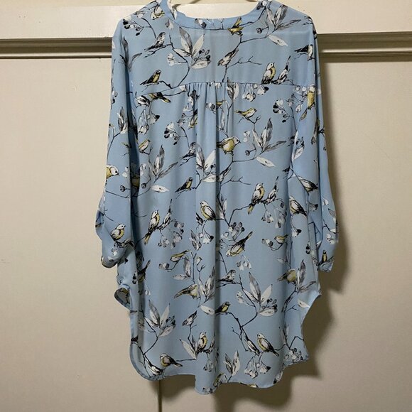 T Tahari woman, 3/4 length sleeves, light blue, high/low blouse, size 1X - Picture 8 of 13